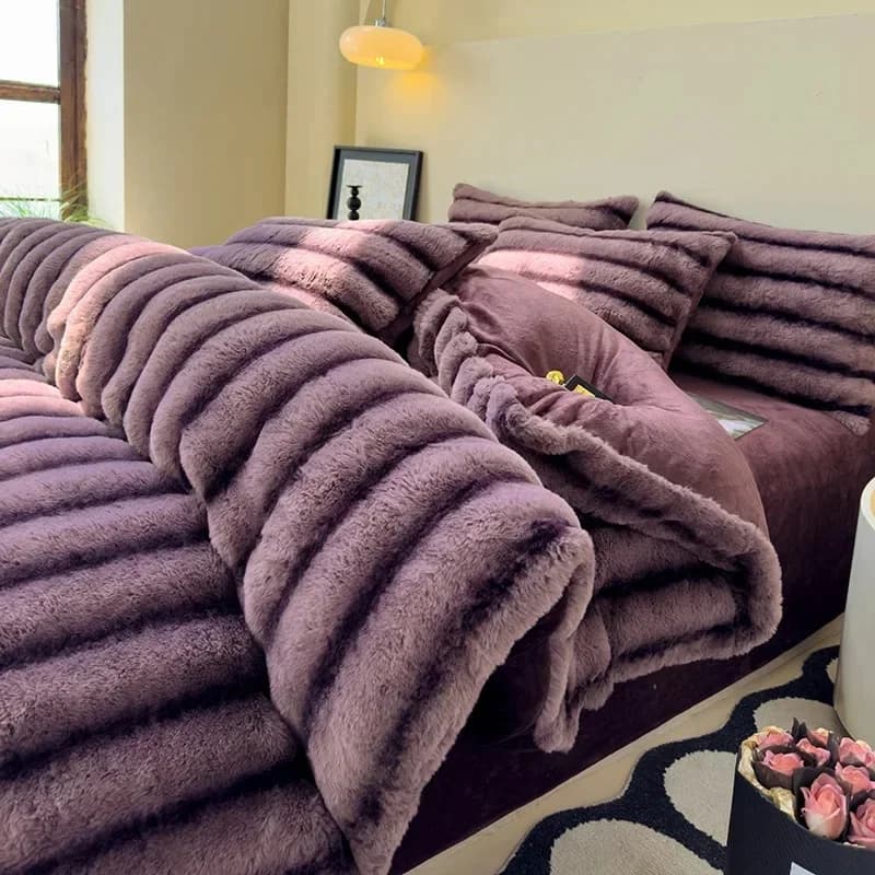 Rabbit velvet milk velvet thickened rabbit fur warm four-piece set, 1.5m 1.8m bed sheet four-piece set