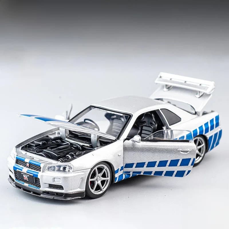 1:32 GTR R34 GT-R R35 Alloy Car Model Sound and Light Pull Back Children's Toy Collectibles Birthday gift
