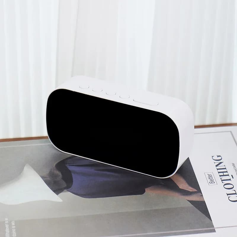 Digital Alarm Clock USB Powered Temperature Date Week Dual Alarm Night Mode Snooze Clock 5 Levels of Brightness 12/24H LED Clock