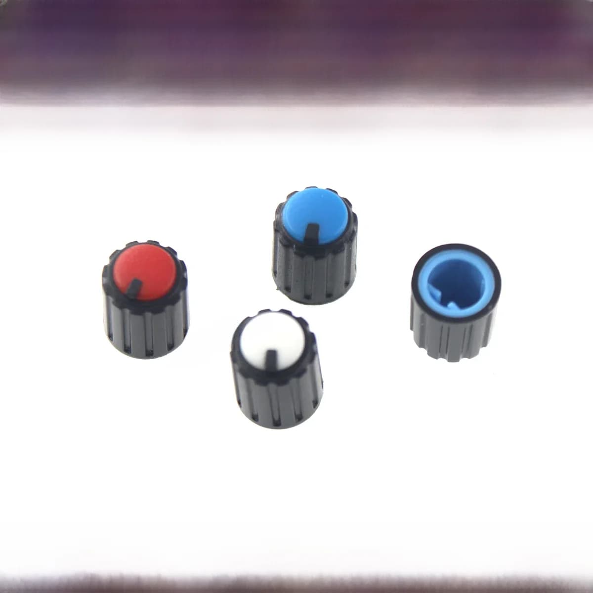 20PCS Dual color knob 10 * 12mm small volume adjustment hat flower shaft 6mm half axis potentiometer power amplifier sound