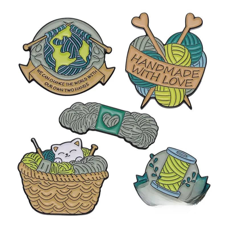Wool Ball Cat Brooch Enamel Pin Cute Kitting Cartoon Toy Badge Backpack Lapel Hat Custom Art Gift Friends Accessories Jewelry
