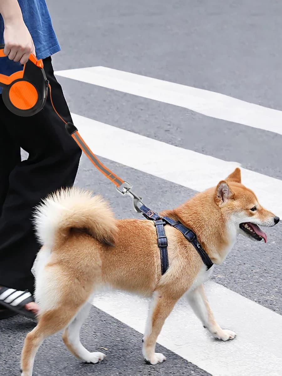 8M Retractable Dog Lead Heavy Duty Pet Walking Leash with Strong Reflective Tape Non-Slip Handle for Small Medium Large Dogs