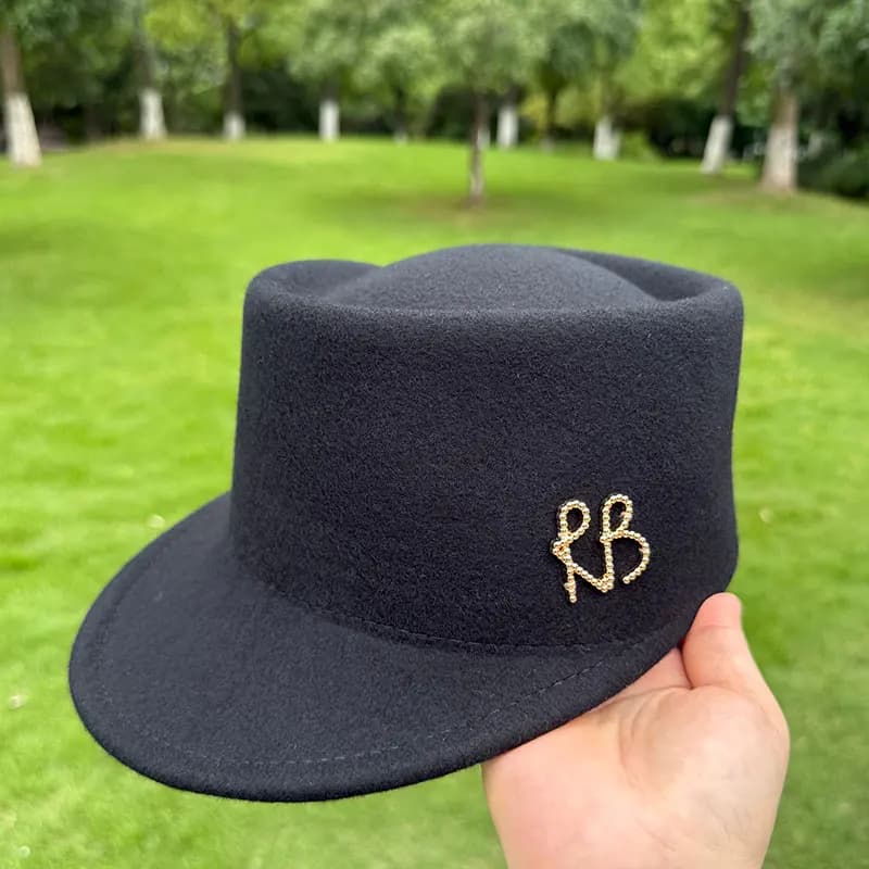 Winter High Quality Wool Fedora Hat Women Korean Flat Top Designer RB Letter Navy British Casual Black Gray Khaki Equestrian Hat