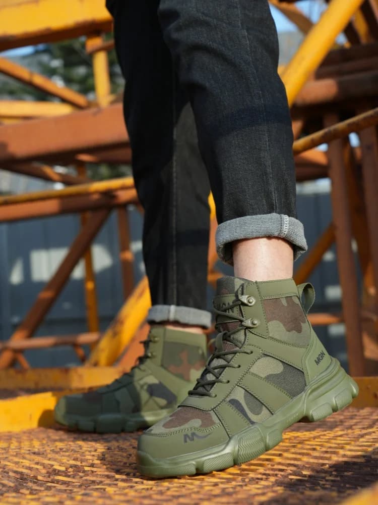 Camouflage Safety Boots Men and Women Work Indestructible Shoes Climbing Steel Toe Protective Boots Anti-puncture Safety Shoes