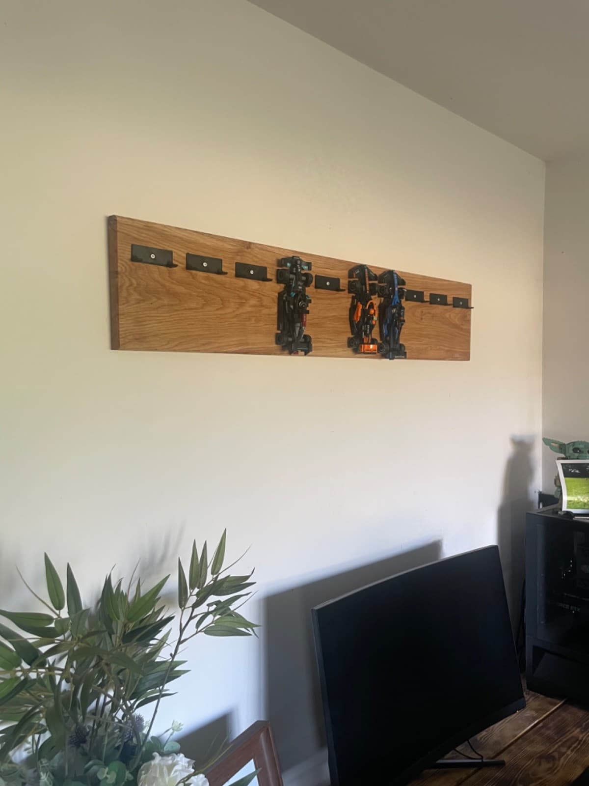 Wall mount for Lego Speed Champions F1 Wooden Solid Oak Display Wall Mounted