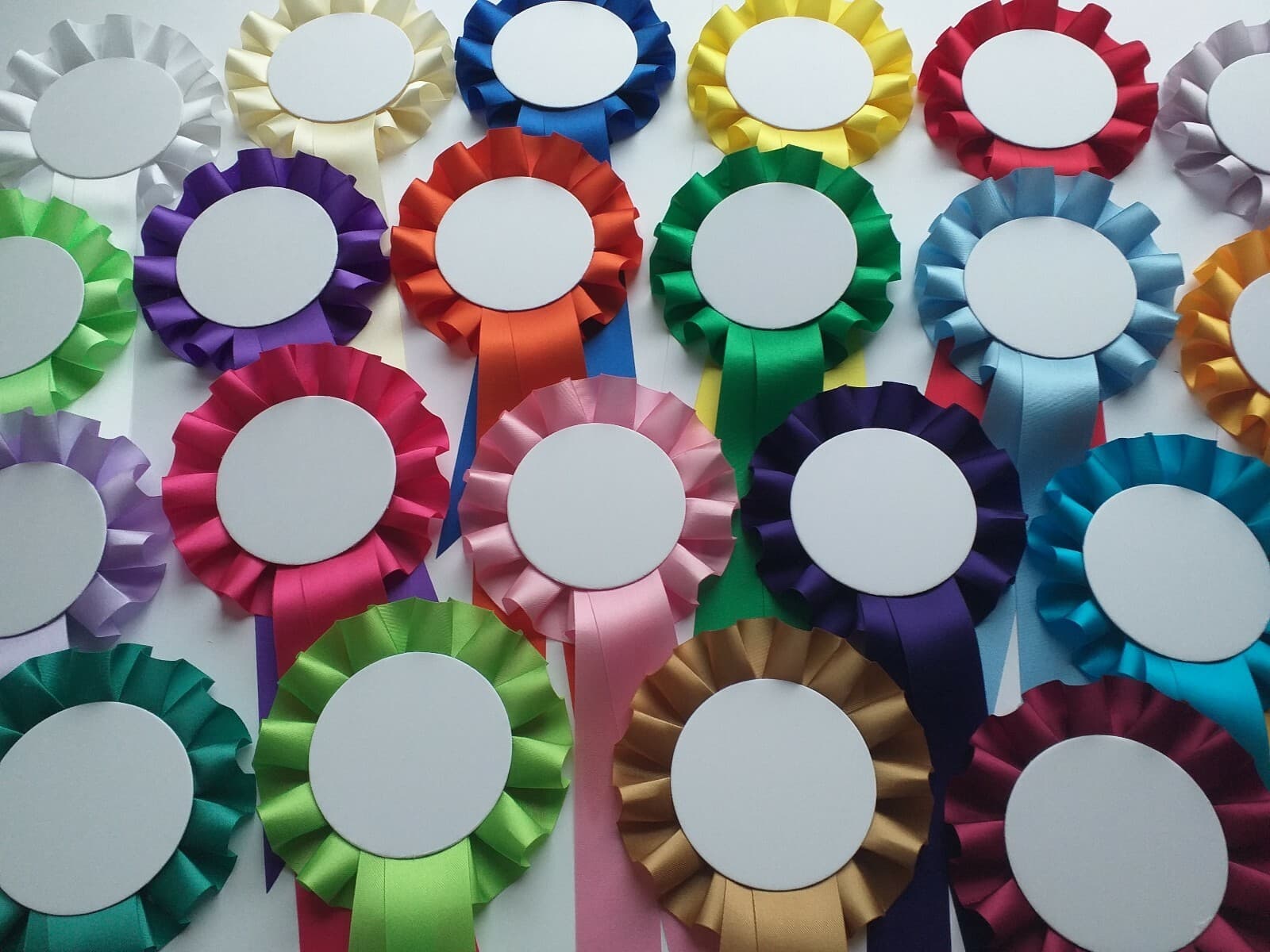 Blank rosettes| 5 rosettes per pack| personalised yourself Plain White Centre