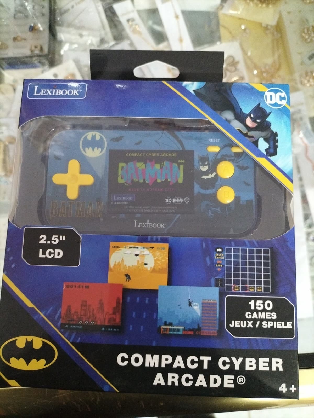 LEXIBOOK BATMAN HANDHELD COMPACT CYBER ARCADE 2.5 LCD GAME WITH 250 GAME AGE 4+