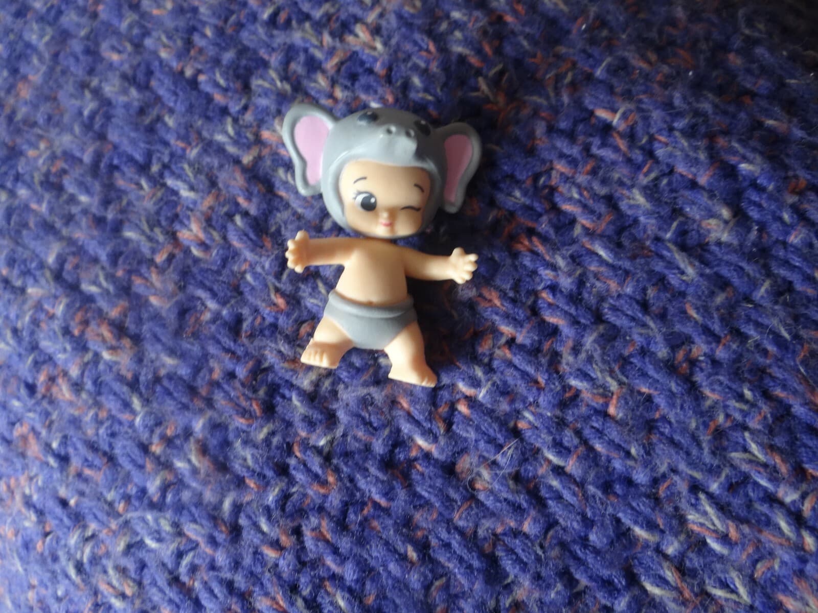 Twozies Series 1 Two Adventurous! Nelly New