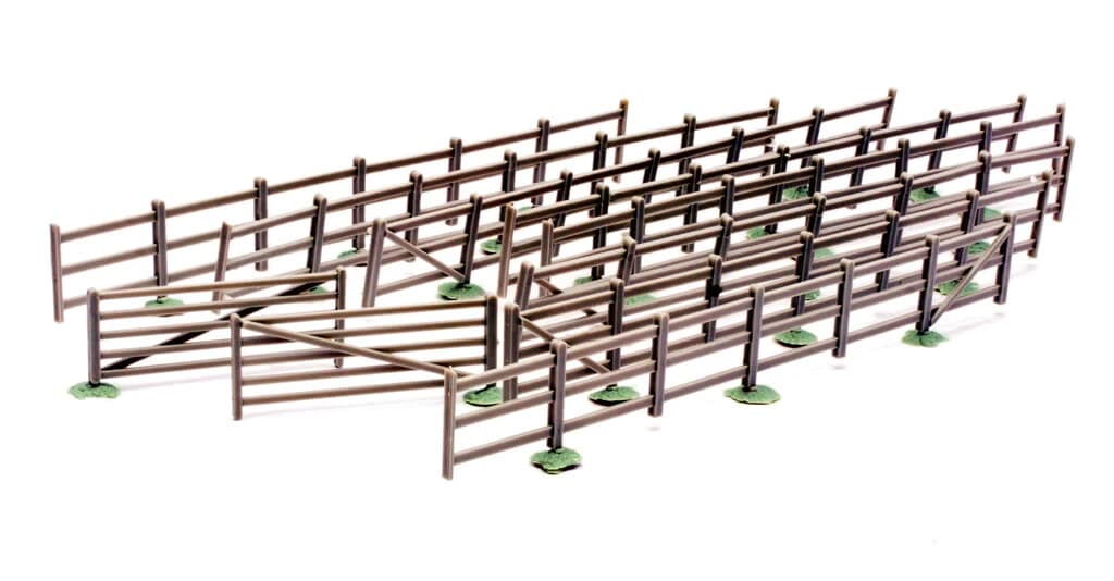 Dapol Kitmaster  \"OO/HO\" Fences and Gates (8 Strips) C023