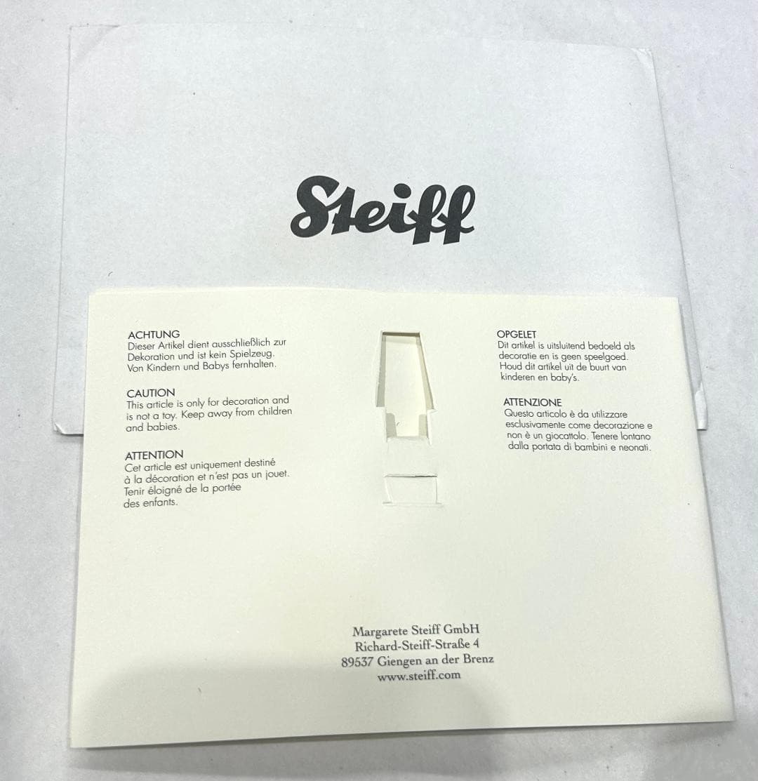 STEIFF EAN 901270 - Black \"Steiff\" Keyring with Gold Plated Button - Brand New view 2