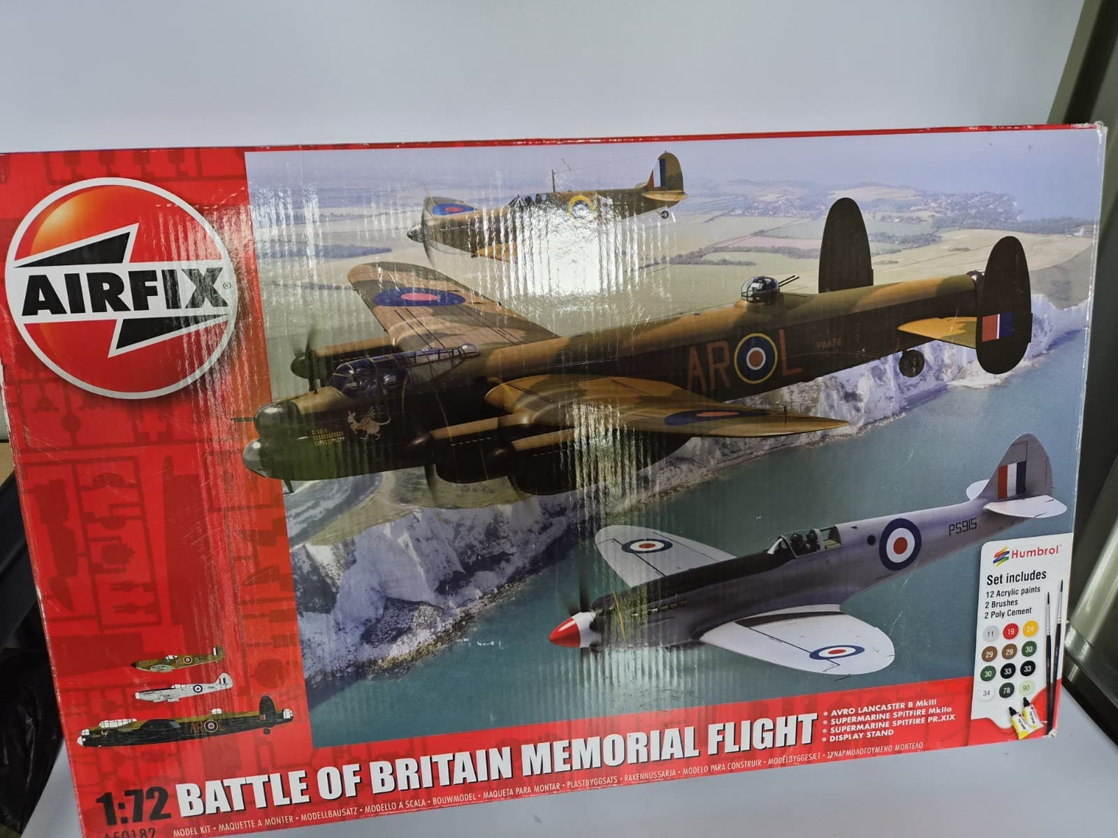 Airfix 1:72 Battle of Britain Memorial Flight Gift Set (A50182) - 3 in 1 Kit