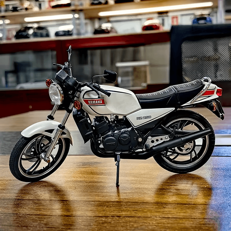 1:12 YAMAHA RZ250 RD250LC Alloy Classic Racing Motorcycle Model Diecasts Street