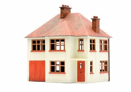Dapol C027 Detached House Plastic Kit OO Gauge