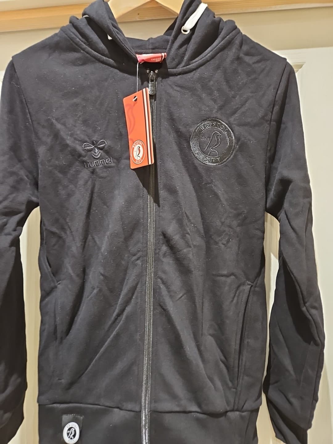 Hummel Bristol City Black  hooded sweatshirt  Size women /:girls  size 8 BNWT