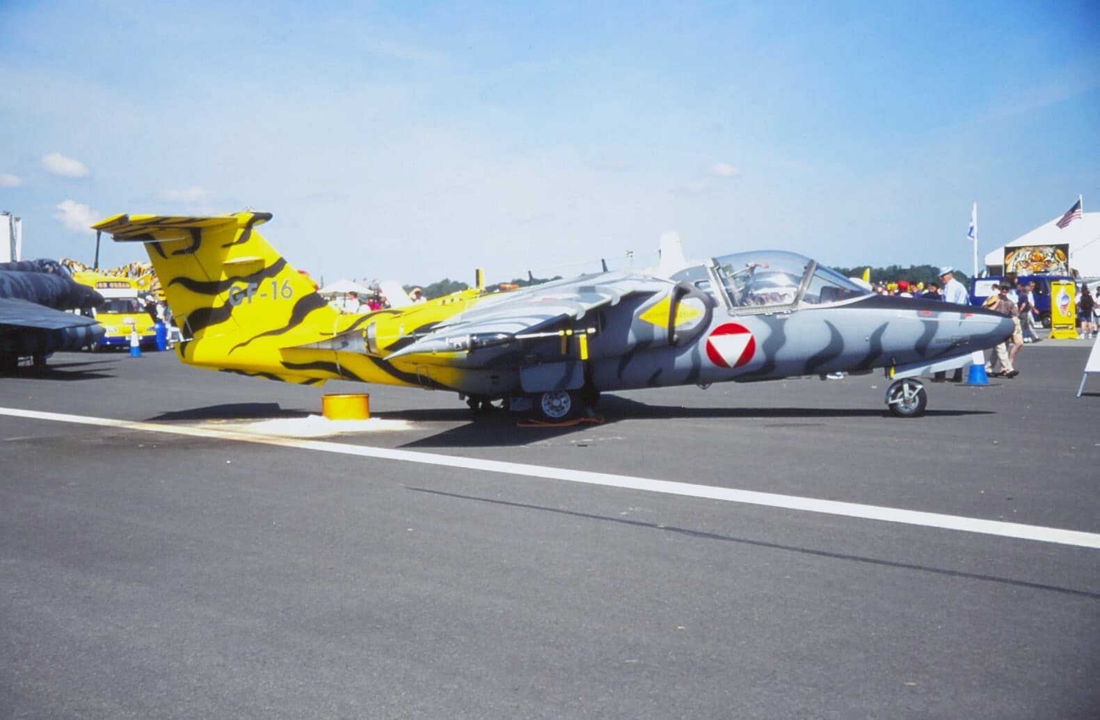 Original colour slide Saab 105OE spcl. GF-16 of 1 Sta. Austrian Air Force