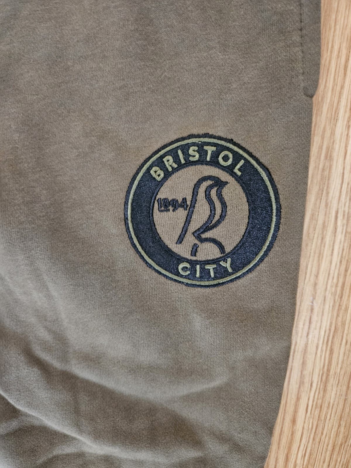 Hummel Bristol City Olive green top and Joggers Size women 16 men M/L BNWT view 2