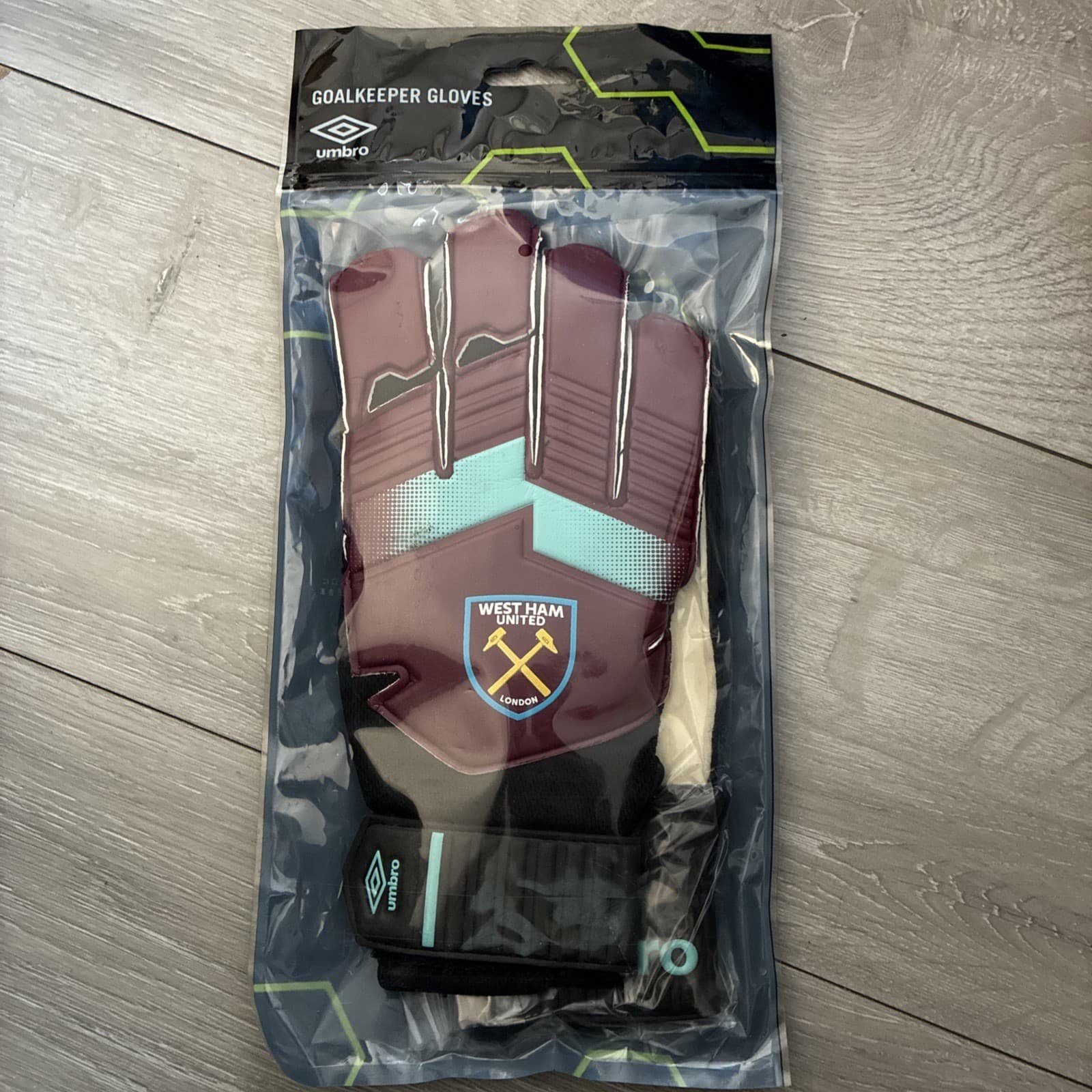 West Ham United Kids Goalkeeper Gloves-Size 6/7 Brand New