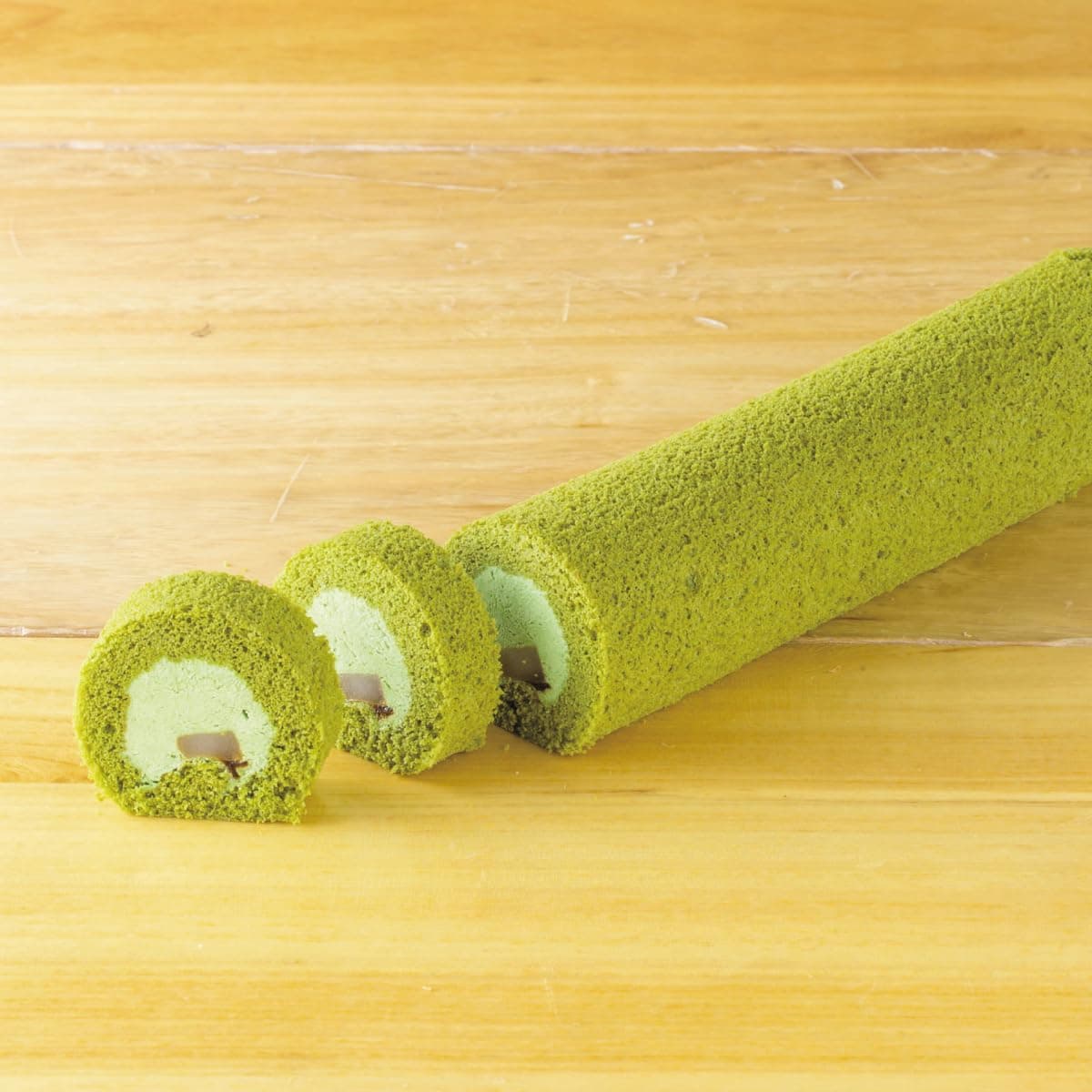 Dolceze Roll Cake Matcha 1 piece [Frozen] (Nishio & Warabimochi)