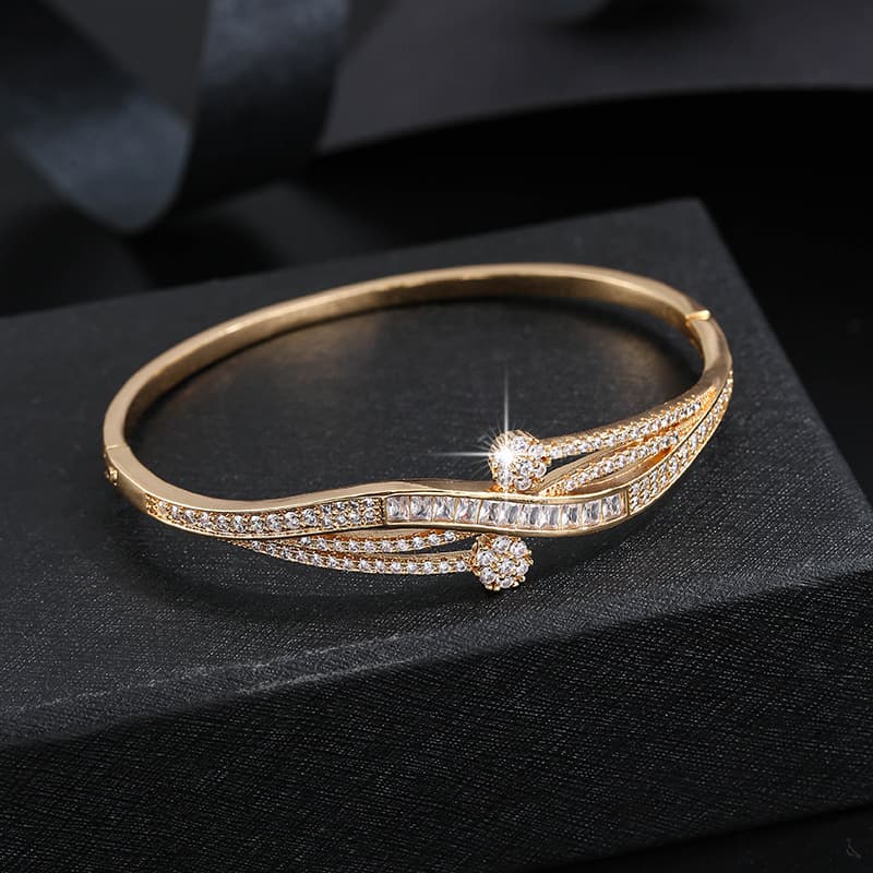 TEMU Fashion Hot Ladies Versatile Synthetic Zirconia Bracelet Zicronia Inlaid
