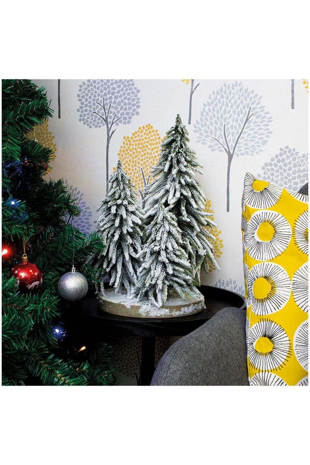 Netagon Decorative Snow Topped Mini Christmas Tree Display on Plinth in Green