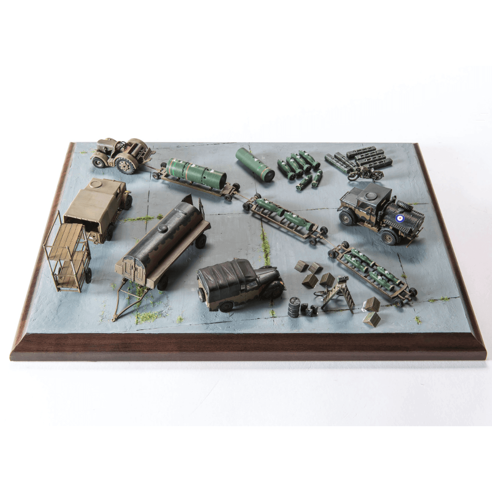 Airfix 1/72 Scale Bomber Re-supply Set Model Kit