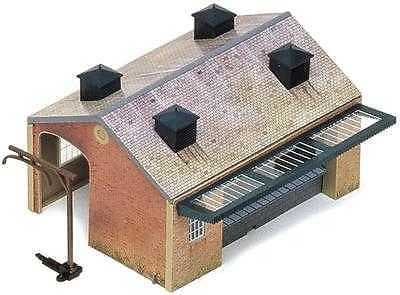 Hornby R8002 Goods Shed